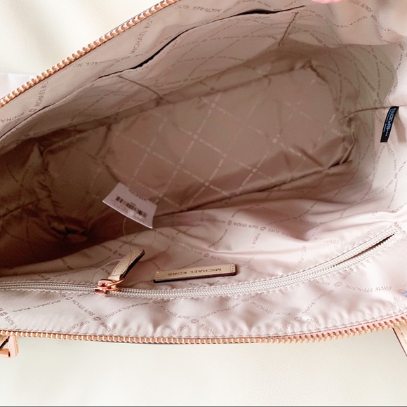 ❗️LAST ONE NWT Michael Kors Ciara Tote Set - Picture 6 of 7